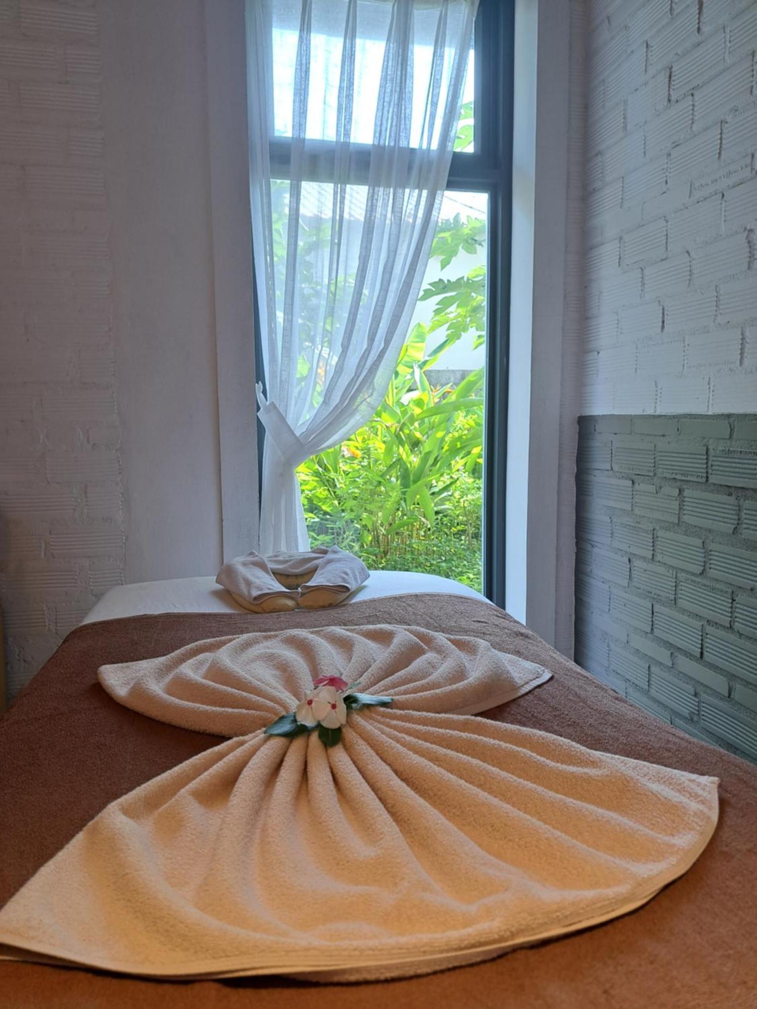 Golden Lotus Spa & Homestay Ap Thien Phuoc Exterior photo